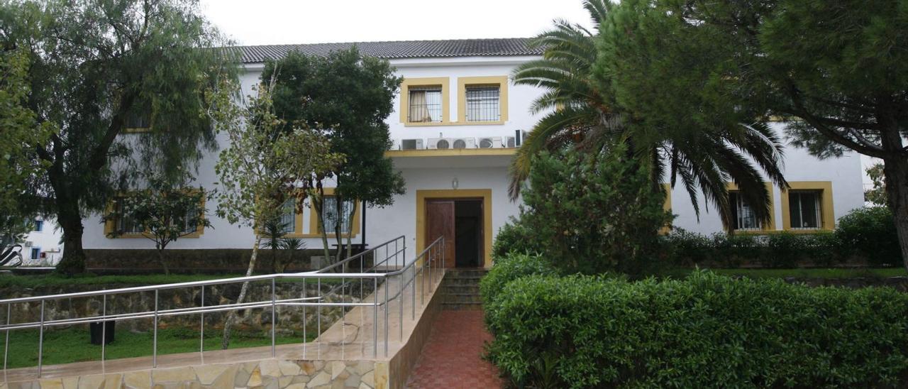 Fachada del centro de menores del que dispone actualmente el Consell de Eivissa en sa Coma. | VICENT MARÍ