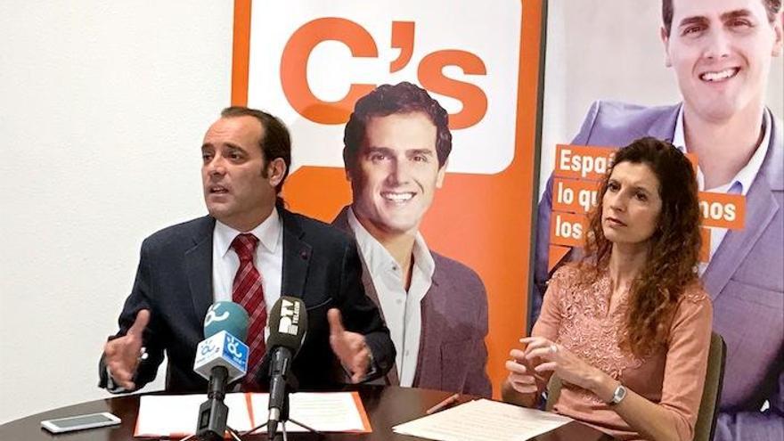 Juan Cassá y Beatriz González Mora, en la rueda de prensa de ayer.