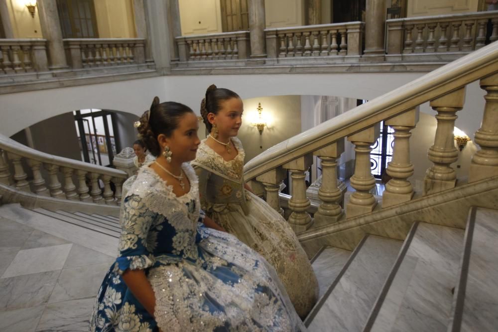 Las candidatas a fallera mayor ensayan la Proclamación y la Crida