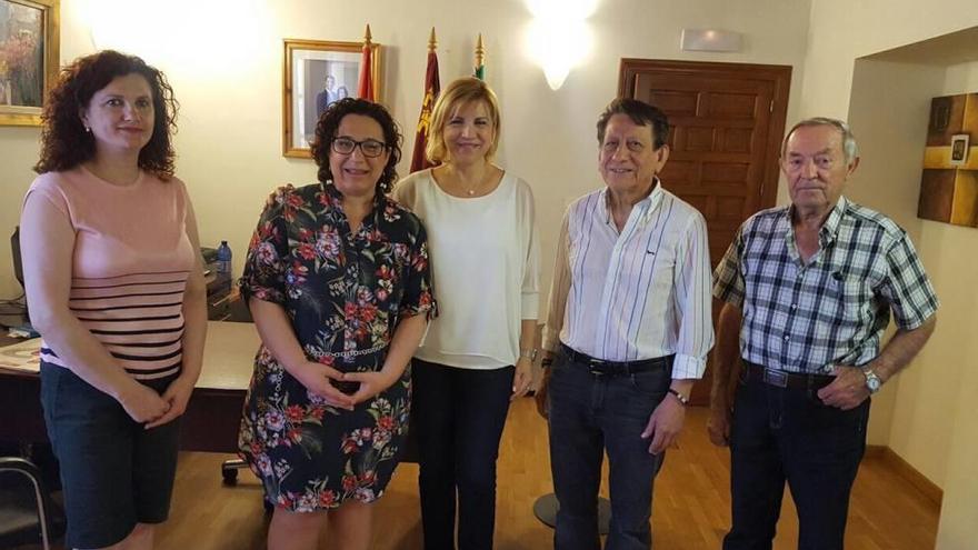De izquierda a derecha, Díaz, Jiménez, Tomás, Montero y Ruiz, ayer en el Ayuntamiento de Pliego.