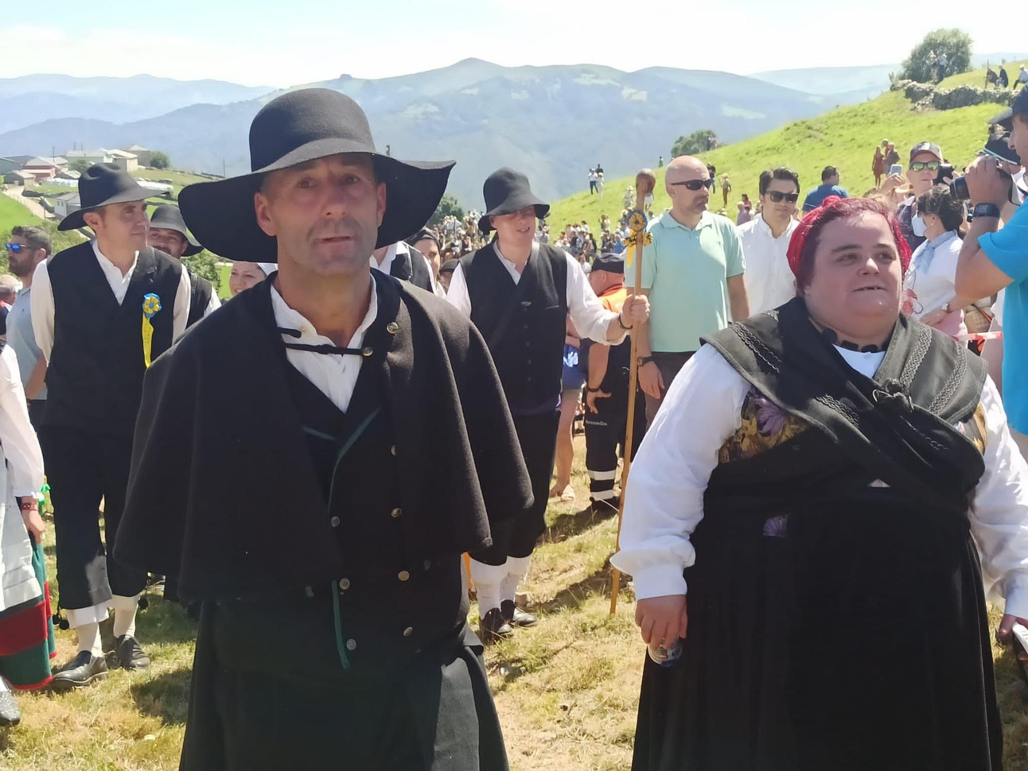 En imágenes: Así ha sido la histórica boda vaqueira en Aristébano con la presencia de Adrián Barbón