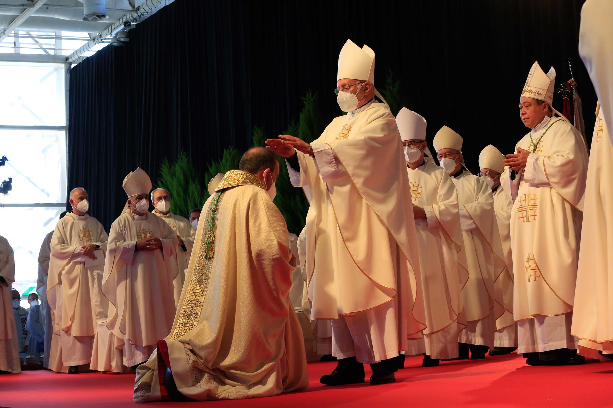 Ordenación del obispo en el Recinto Ferial