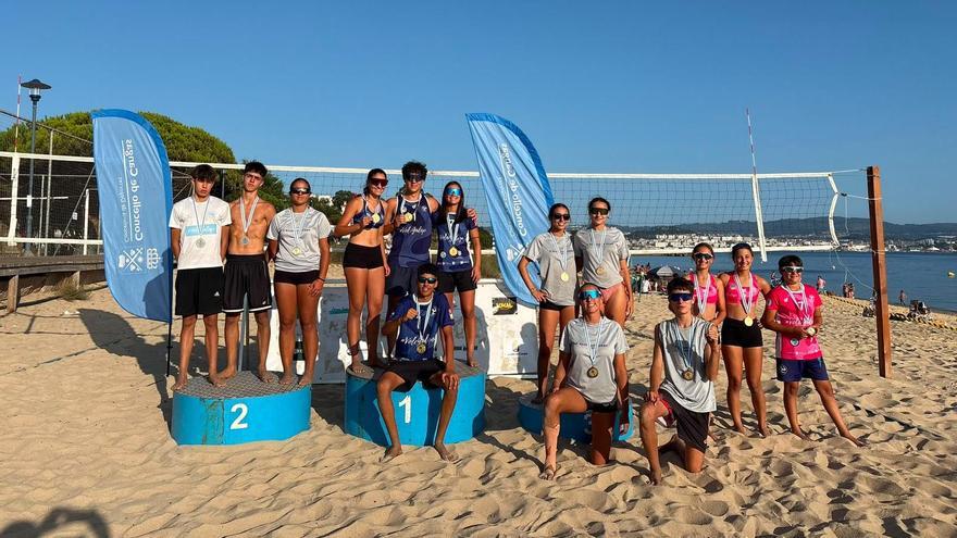 Podio de la categoría Sub 16 mixta en el torneo.