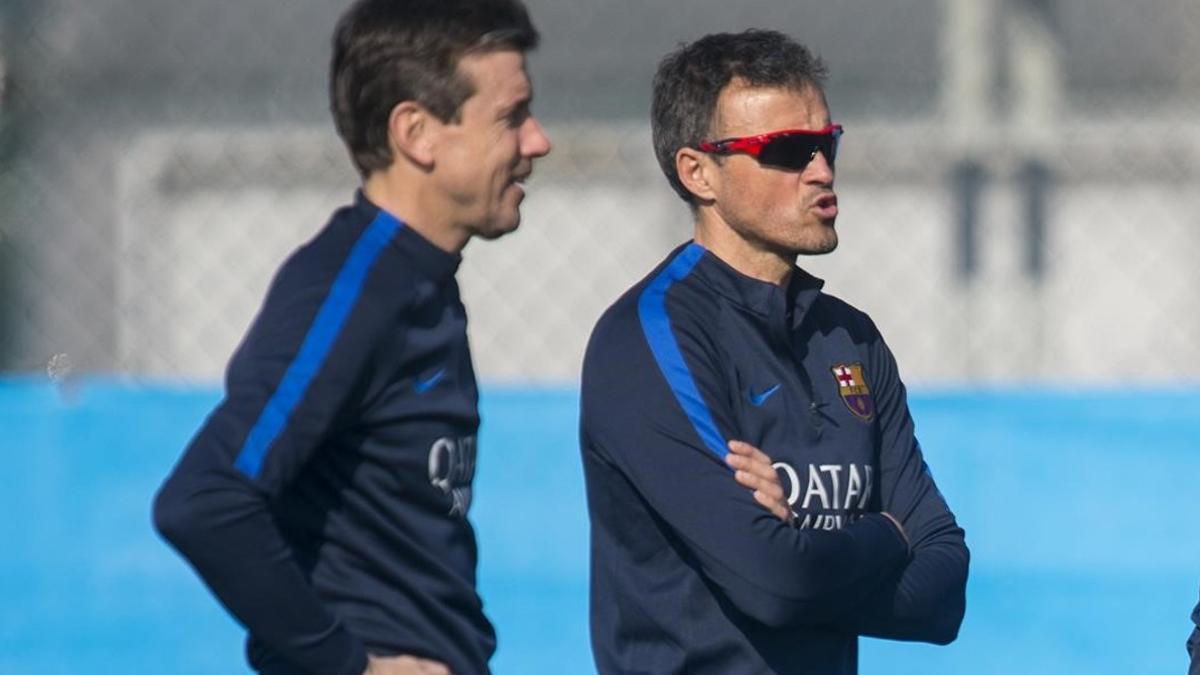 Juan Carlos Unzue y Luis Enrique, en el entrenamientos de hoy en la Ciudad Deportiva Joan Gamper.