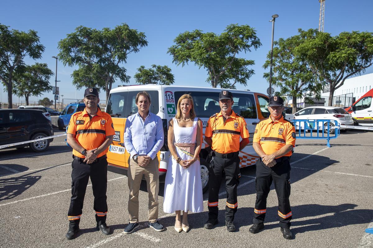La presentación de la nueva furgoneta de refuerzo para el equipo de Protección Civil de Ibiza