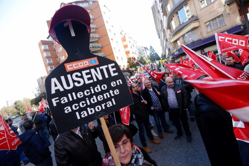 Concentración sindical en protesta por los últimos accidentes laborales