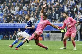 Otra oportunidad al limbo: la reacción del Oviedo tras el descanso choca con la mala suerte y otro polémico arbitraje (0-1)