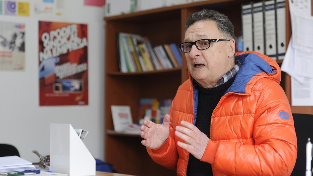 Pedrosa, ayer, en la sede de Comisiones de Lalín.