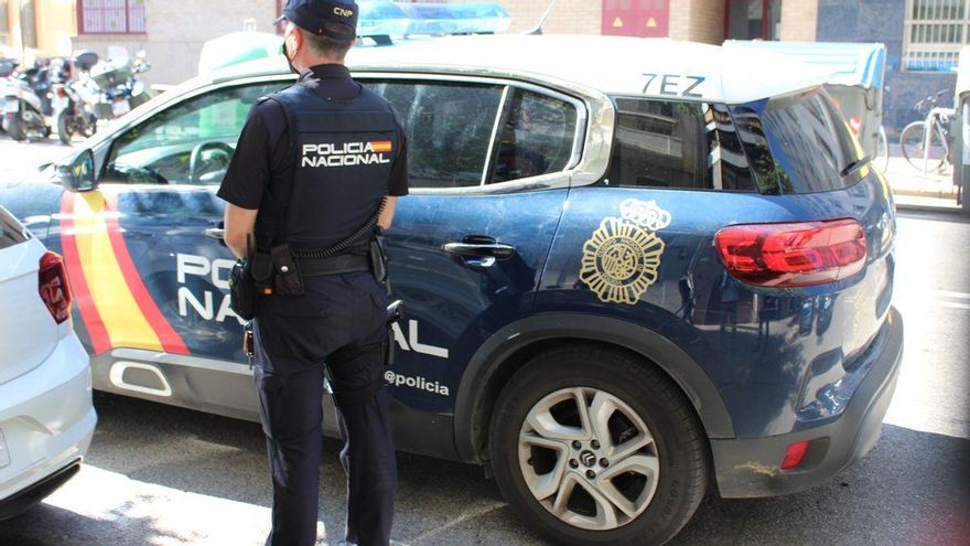 Un policía nacional de Murcia, al banquillo por formar parte de una red de narcos