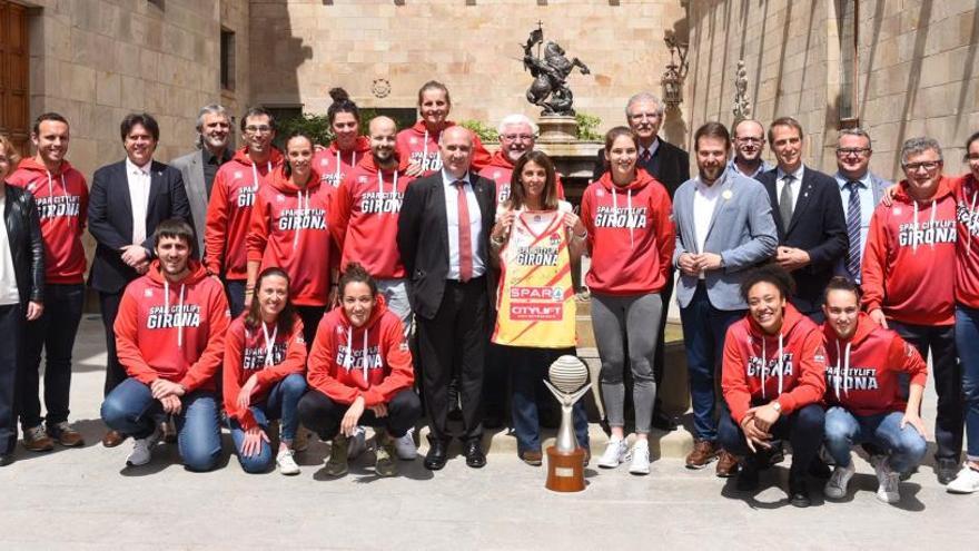 Les jugadores avui al Palau de la Generalitat.