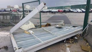 Un pequeño tornado causa daños materiales en el Port de Barcelona