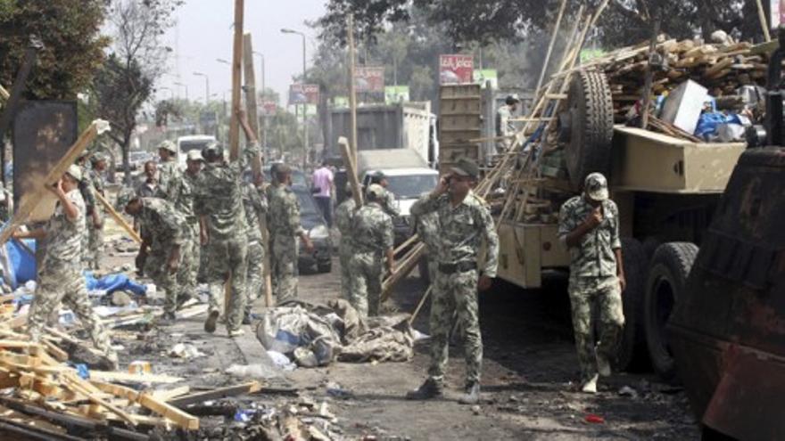 El día después en El Cairo dejar entrever escenarios de guerra donde estaban las acampadas islamistas