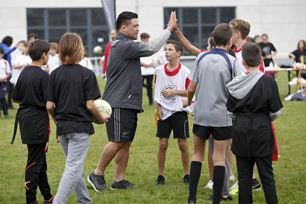 Los All Blacks dirigen un entrenamiento con alumnos en Gijón