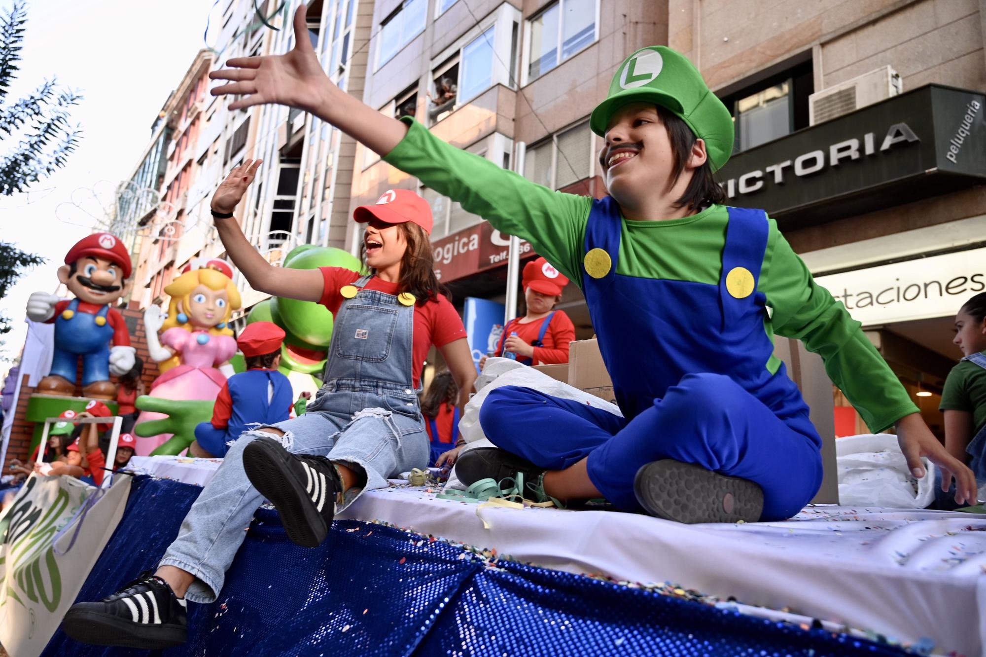 La Batalla de Flores vuelve a teñir de color las calles de Pontevedra