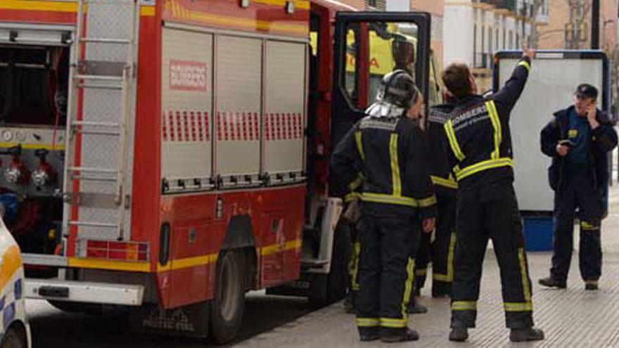 Los bomberos, en el IES Santa Maria de Ibiza