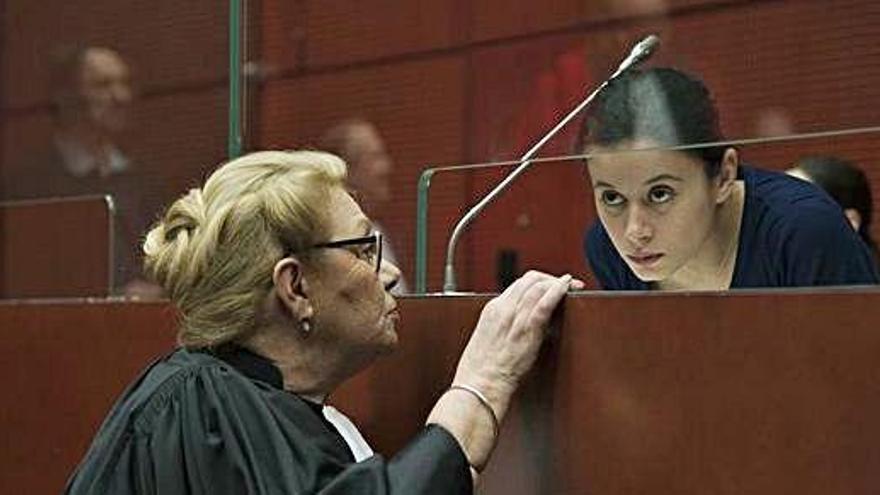 CRÍTICA | «La chica del brazalete», film judicial estremidor i revulsiu