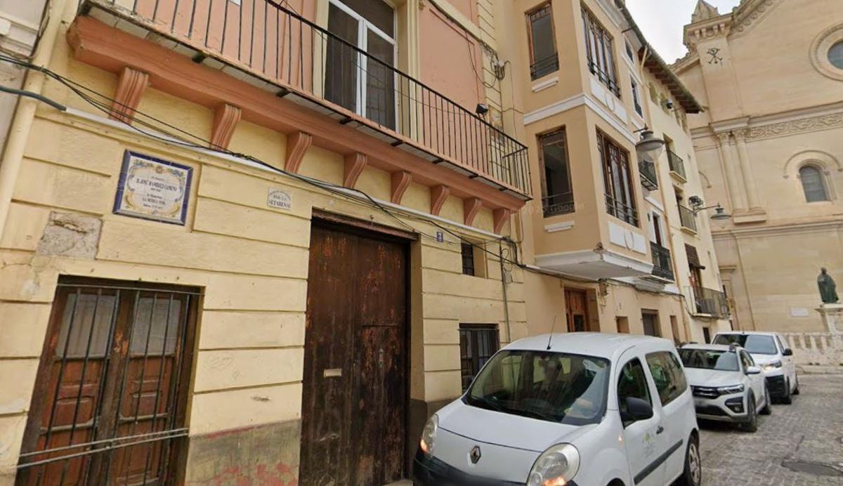 La casa ligada al maestro Ramírez Cameno, en la plaza de la Seu de Xàtiva.