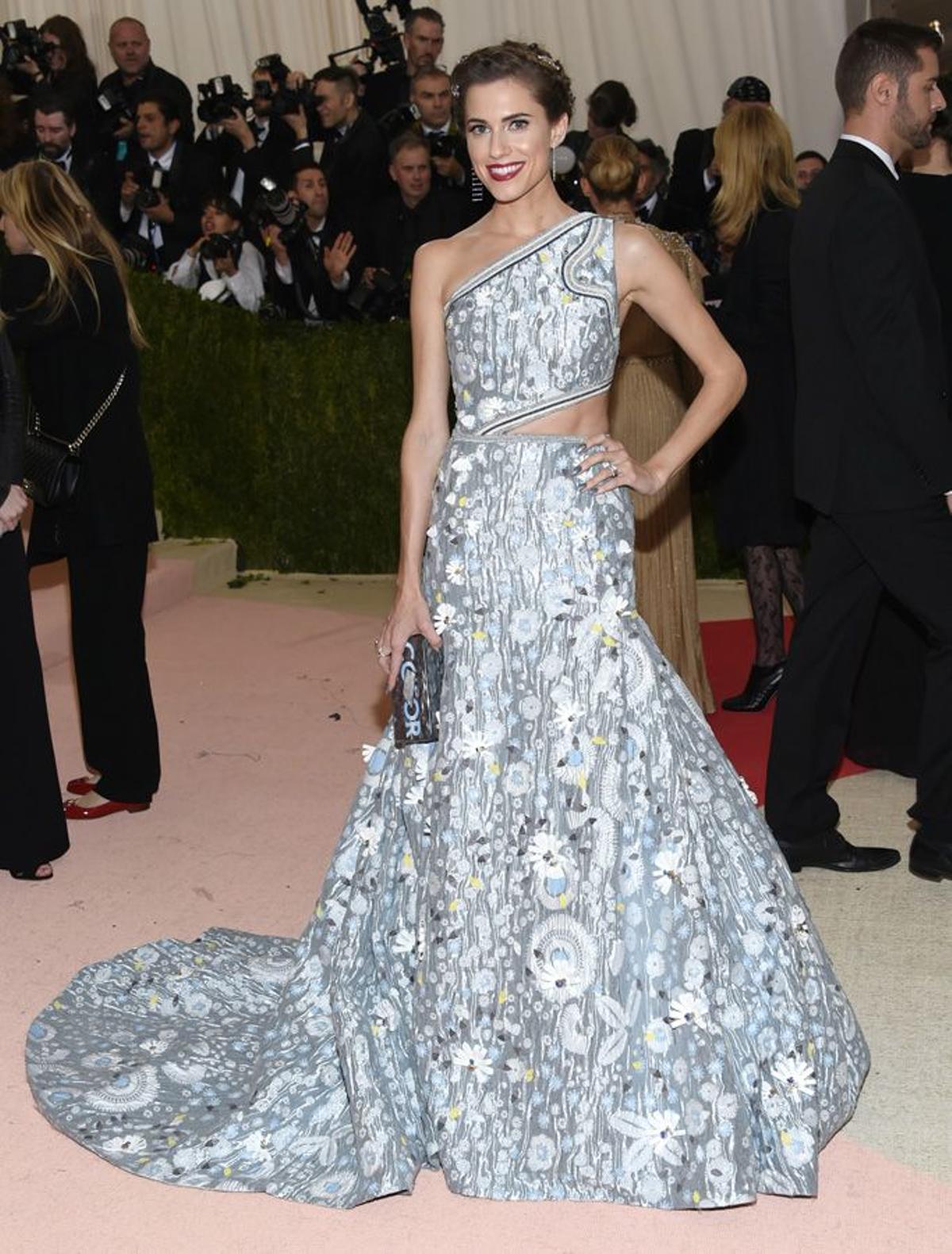 Allison Williams de Peter Pilotto en la Gala Met 2016