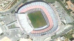 El Camp Nou lluirà per al clàssic una senyera gegant cobrint les grades.