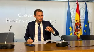 Pumares cuestiona al nuevo secretario técnico de Educación