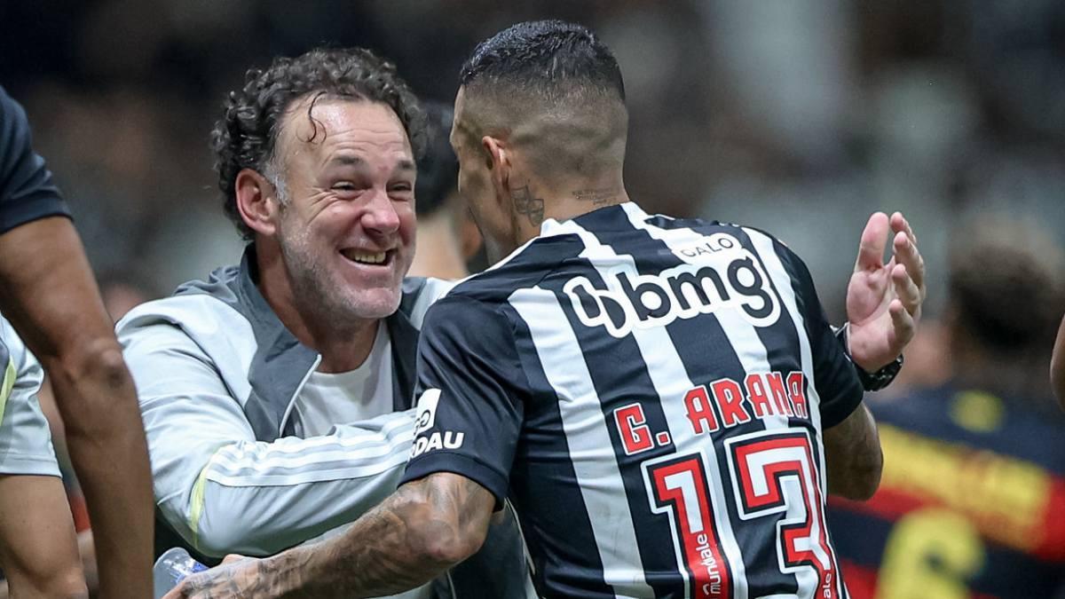 El exblaugrana Gaby Milito está entrenando el Atlético Mineiro