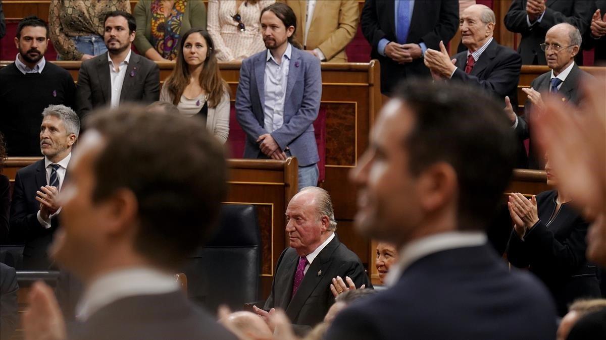 Pablo Iglesias, y su grupo, no aplaudió el discurso ni la entrada de la familia real al hemiciclo.