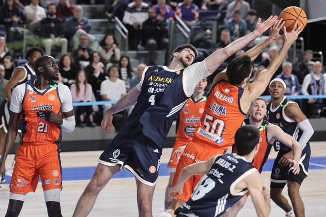 Todas las imágenes del Alimerka Oviedo Baloncesto-Leyma Coruña disputado en el Palacio de los Deportes (84-89)