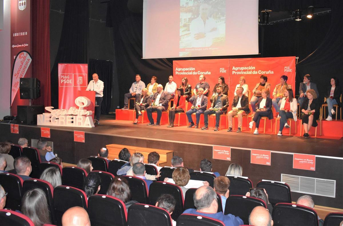 El alcalde y candidato del PSdeG a las municipales en Negreira, Manuel Ángel Leis Míguez durante su intervención