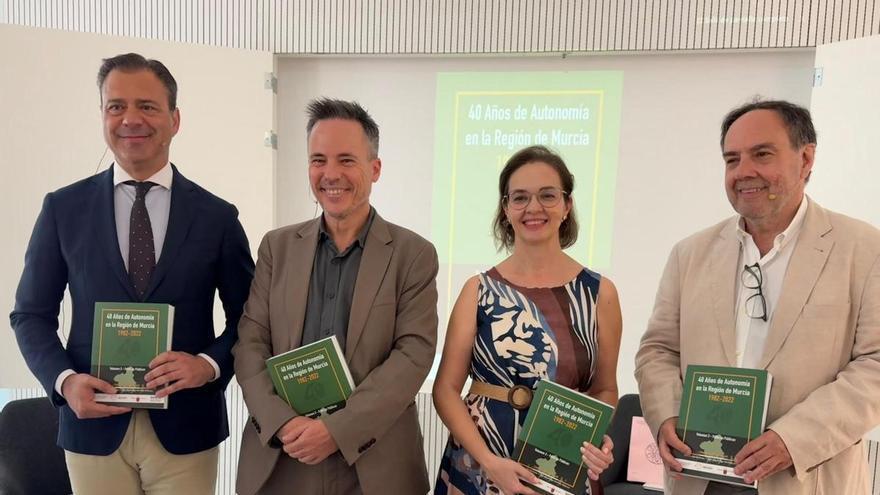 Cuarenta años de autonomía regional, a examen en una nueva p