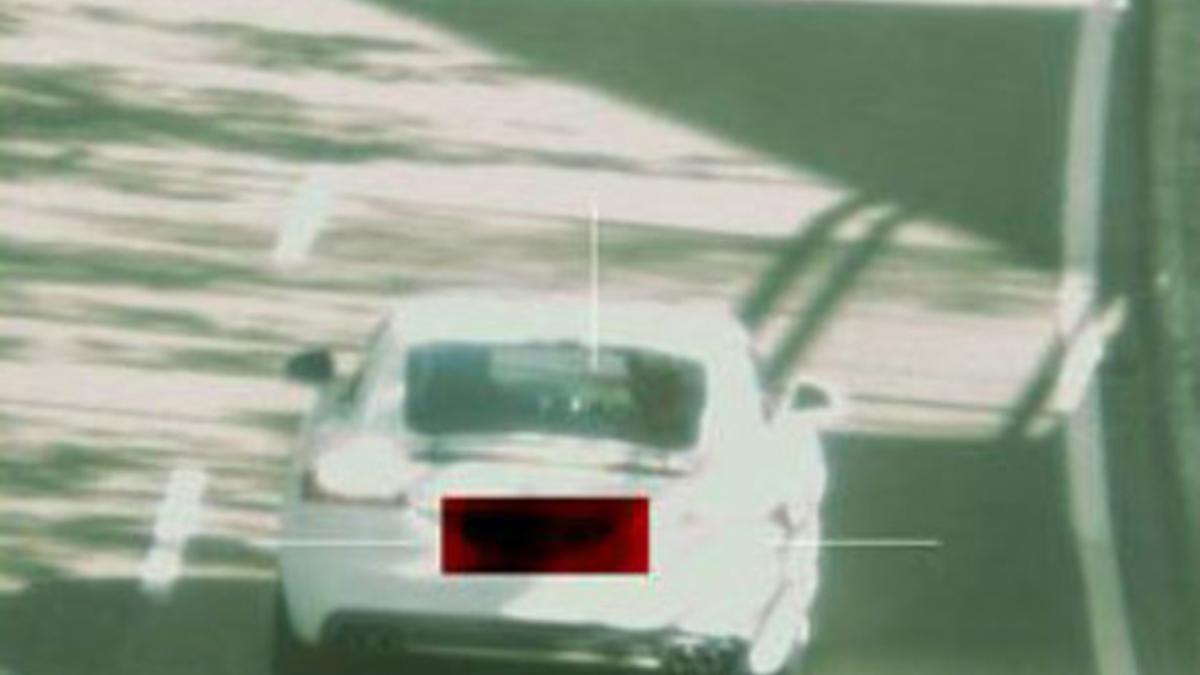Imagen captada por un radar de un vehículo que circulaba a más de 130 kilómetros por hora en una zona limitada a 50 en Barcelona.