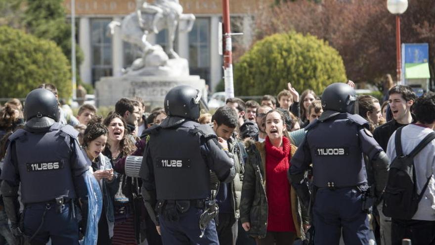 Entra en vigor la Ley de Seguridad Ciudadana.