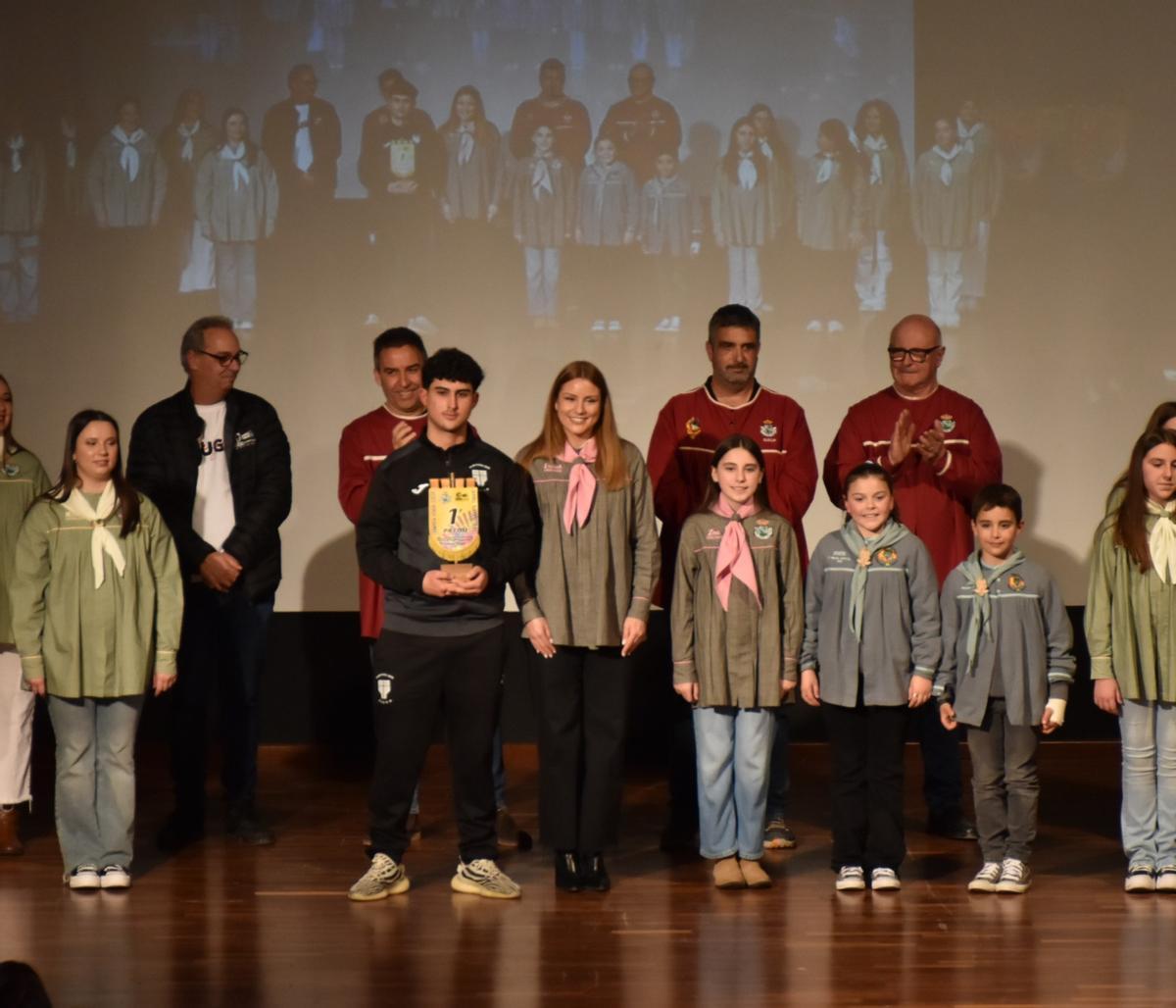 La falla Avinguda d'Espanya logró el primer premio en el concurso de solistas adultos.
