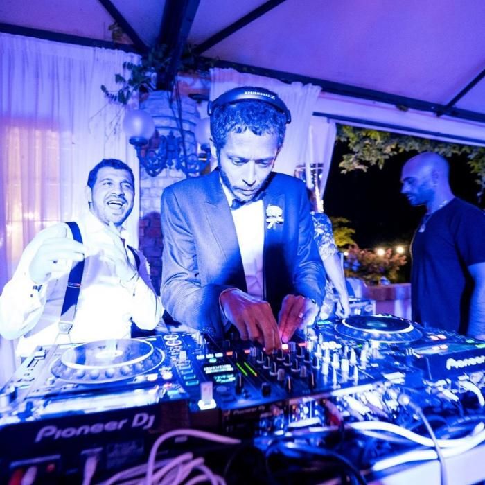 Valentino Rossi, de DJ en la boda de Uccio