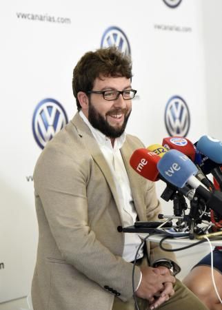 CD Tenerife: presentación de Nikola Sipcic