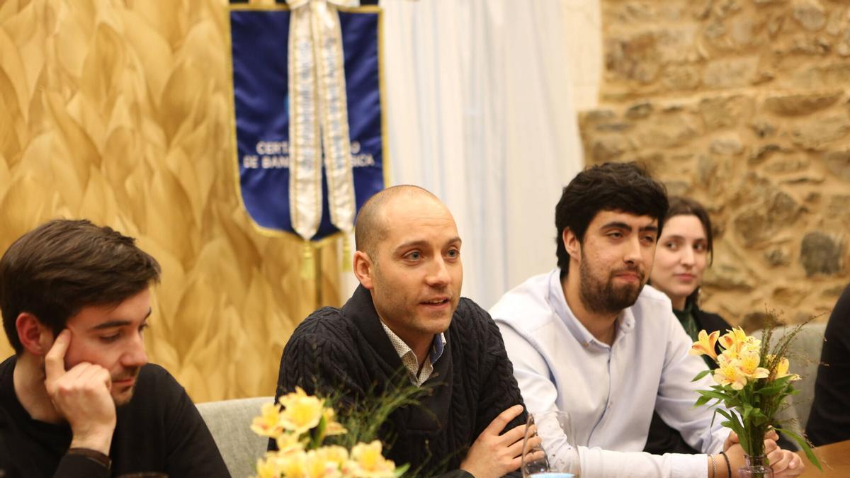 Miguel Dopazo, segundo por la izquierda, durante su presentación como director de la Artística.