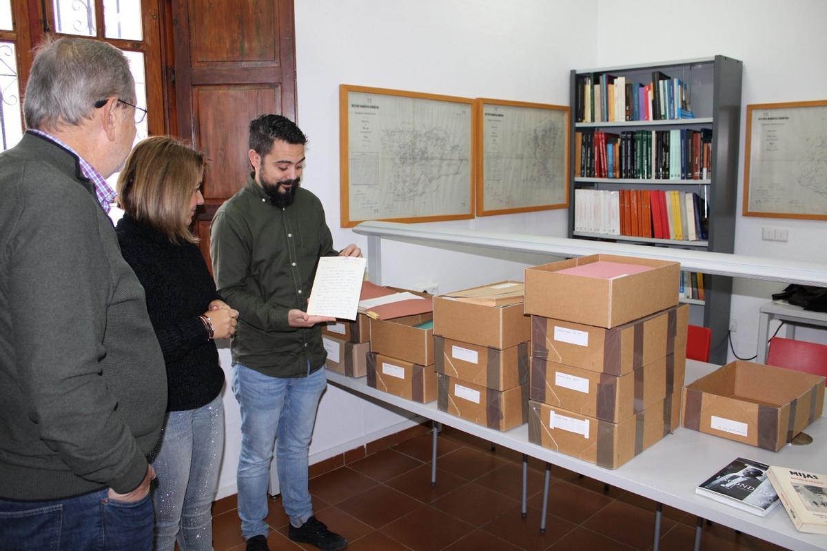 Carlos Pulpillo ha entregado toda la documentación al Archivo Municipal de Mijas.