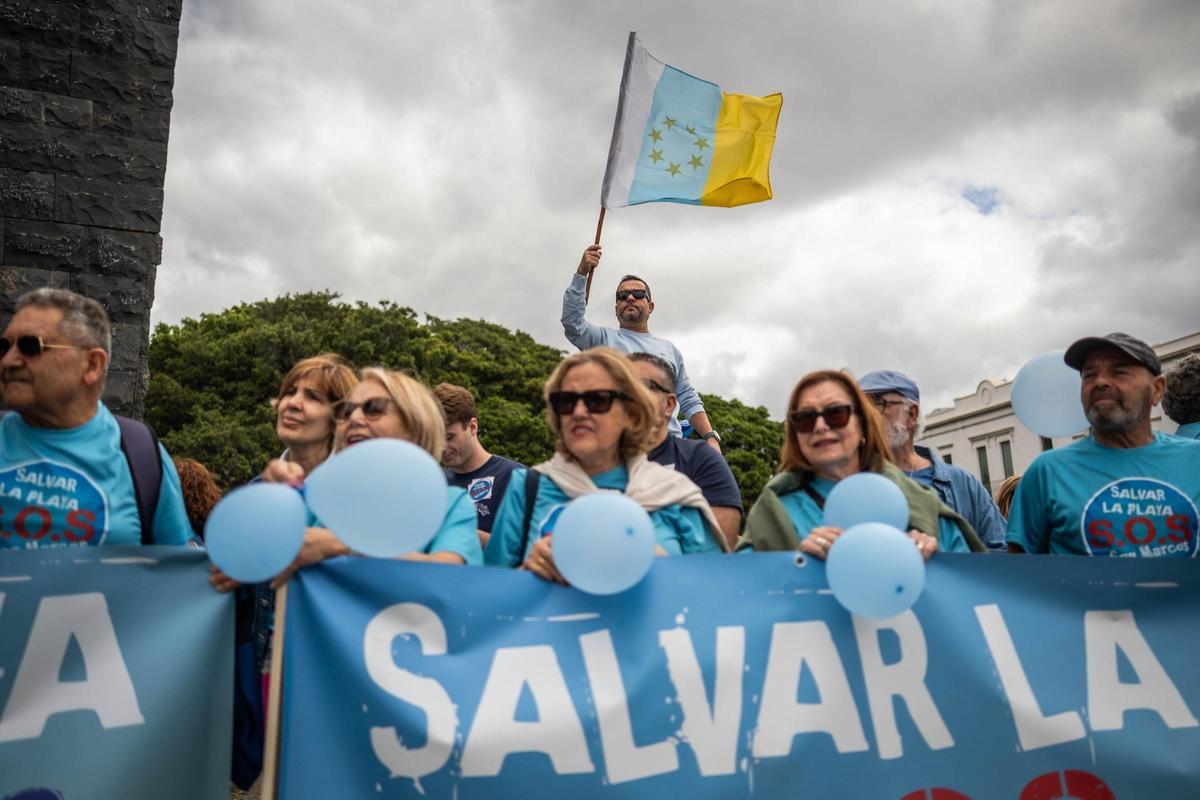 Manifestación de la plataforma ciudadana SOS Playa de San Marcos