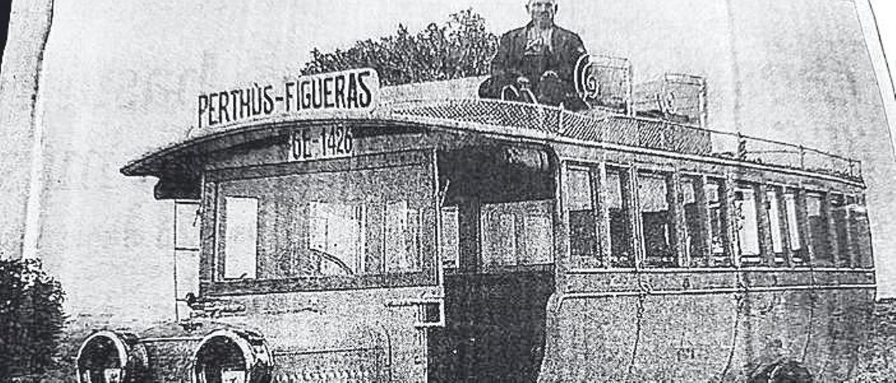 Autobús marca Saurer de la flota de la SARFA, años 30 del siglo XX.