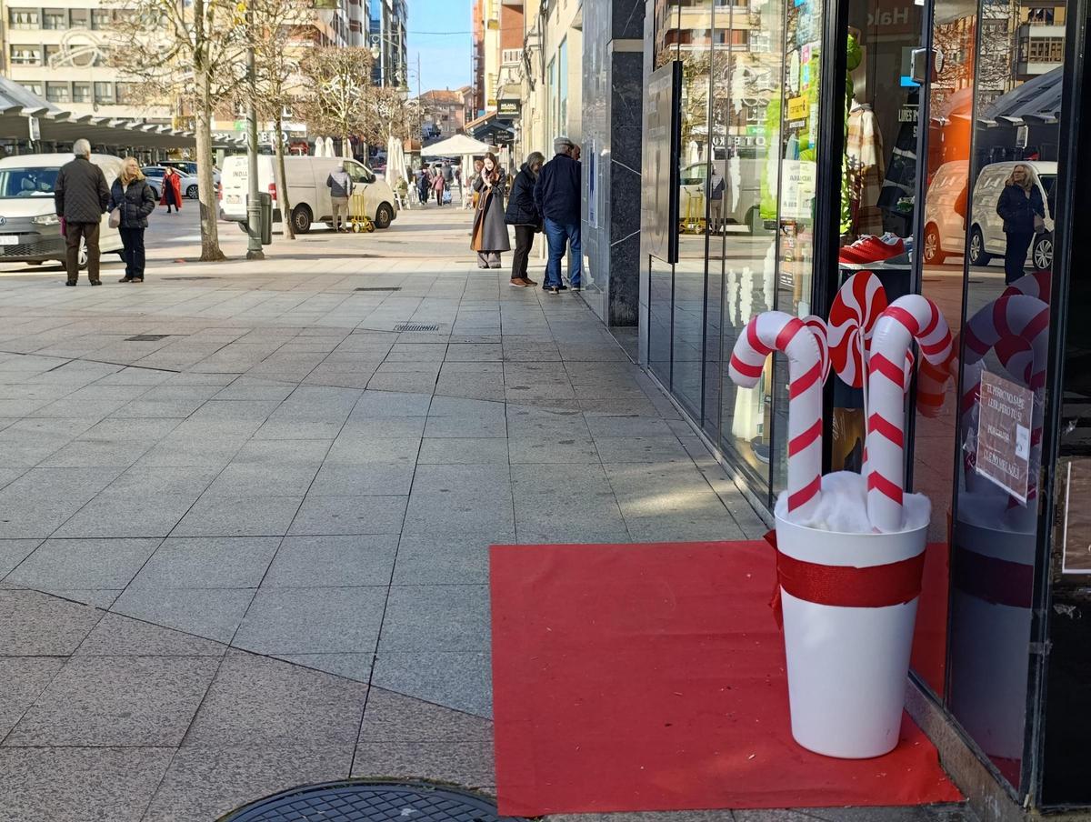 El adorno navideño que une a los comercios de la Pola