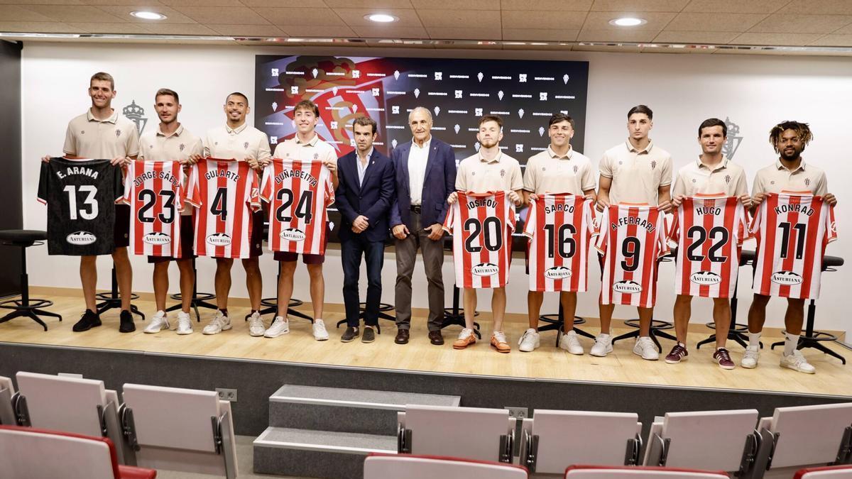 Presentación de los nueve fichajes del Sporting