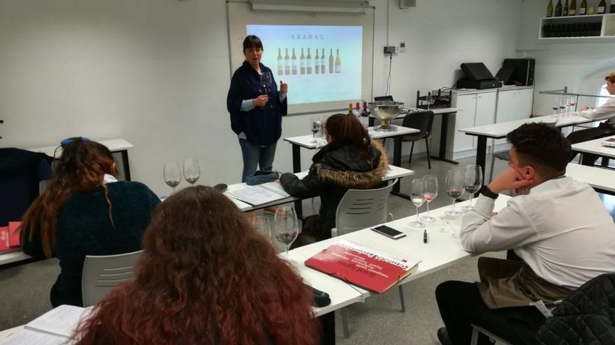 Alumnes de l&#039;Olivar Gran de Figueres obtenen el certificat «Coneixedor de Vi i Cava»