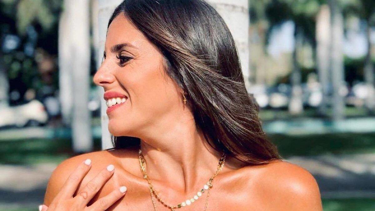 Anabel Pantoja lo enseña todo en la foto con la que celebra 1 millón de seguidores