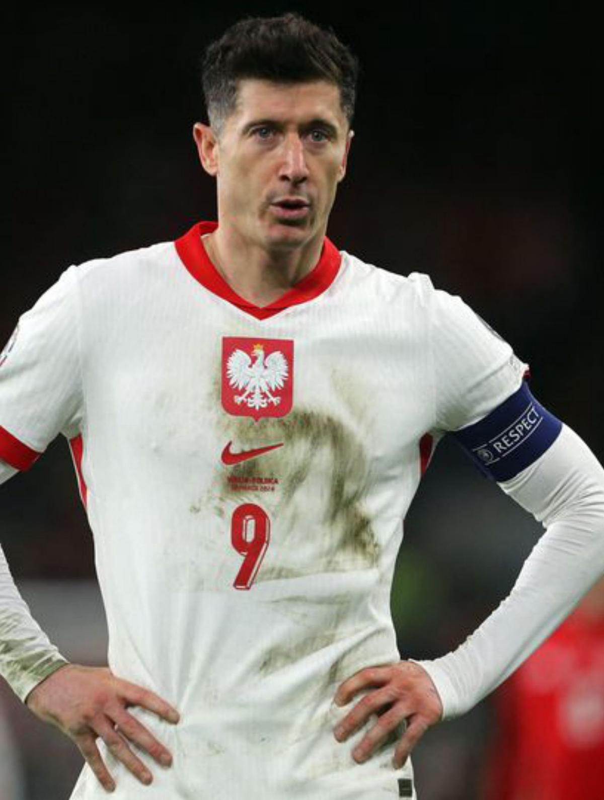 Lewandowski guanya el pols al seleccionador de Polònia, que deixa el càrrec Lewandowski guanya el pols al seleccionador de Polònia, que deixa el càrrec