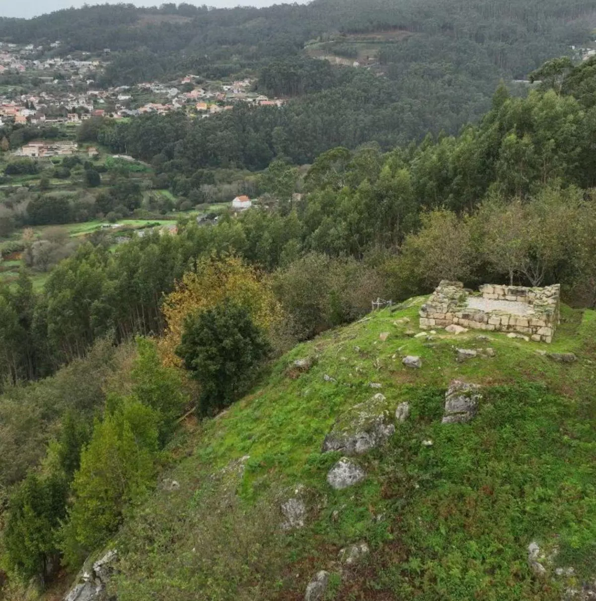 Moaña excava la historia de su Castelo de Meira