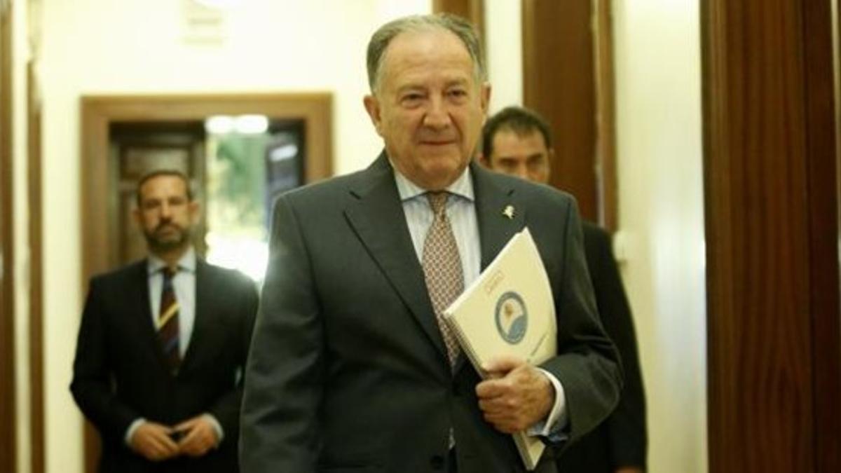 El general Sanz Roldán, a su llegada a la comisión de secretos oficiales del Congreso, este miércoles.