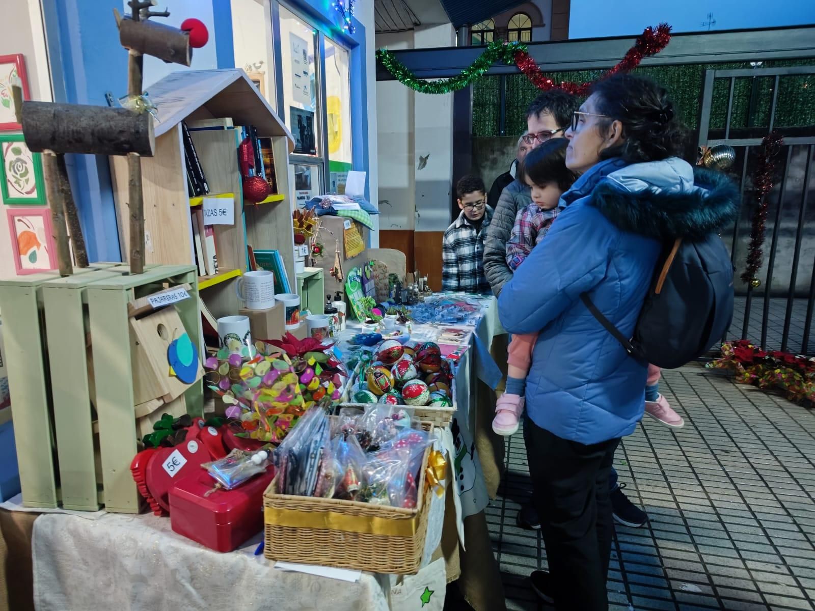 Música, talleres y un sinfín de productos: Raitana inaugura su mercadillo solidario