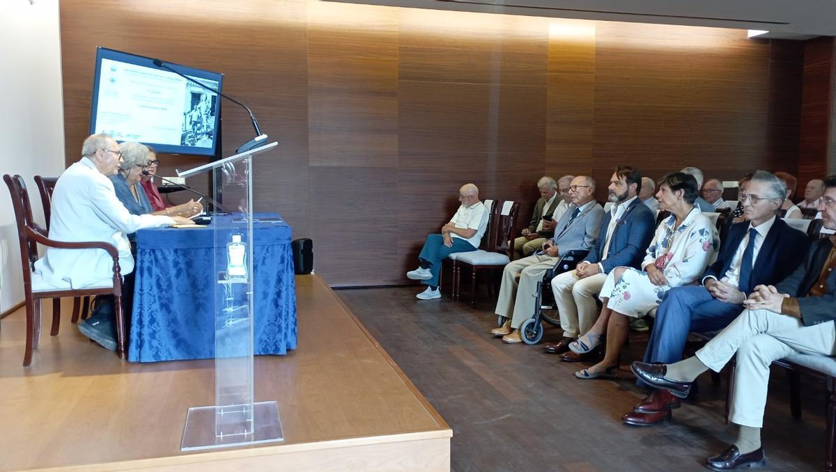 El acto de homenaje a Jaime Pimentel comenzó en la sede de la Real Academia de Bellas Artes de San Telmo, en el Museo de Málaga.