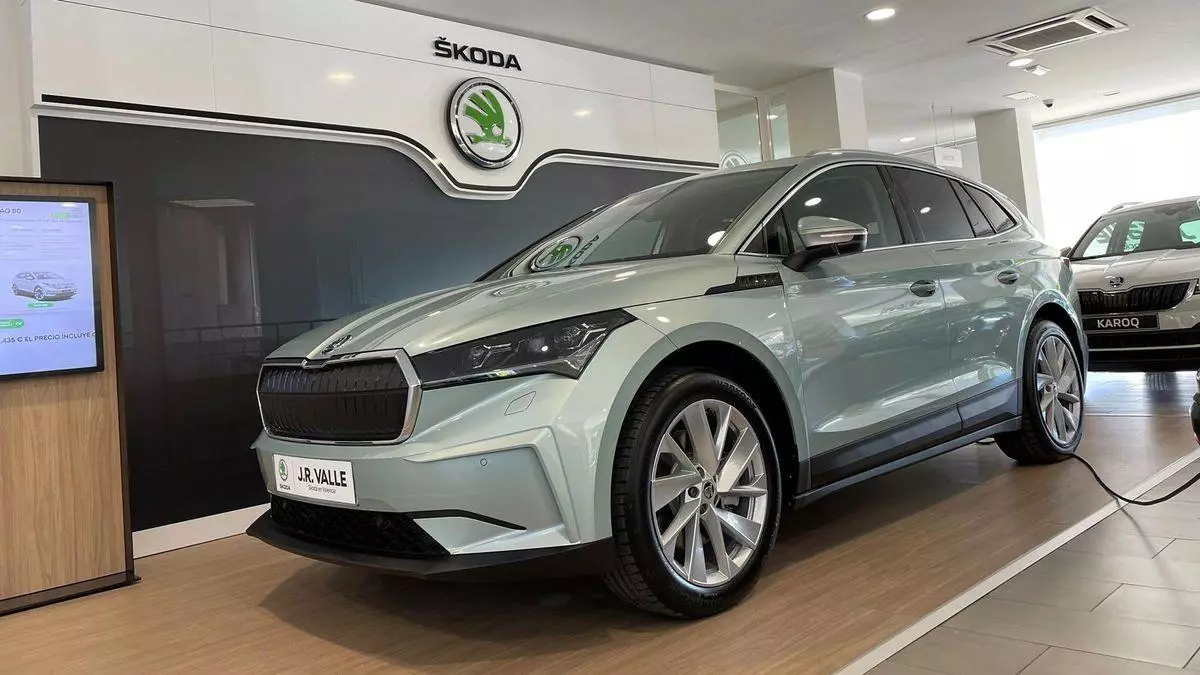 J.R. Valle te descubre la eficacia de la tecnología eléctrica del nuevo Škoda Enyaq iV