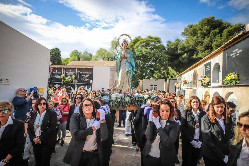 La Purísima visita el cementerio de Torrevieja