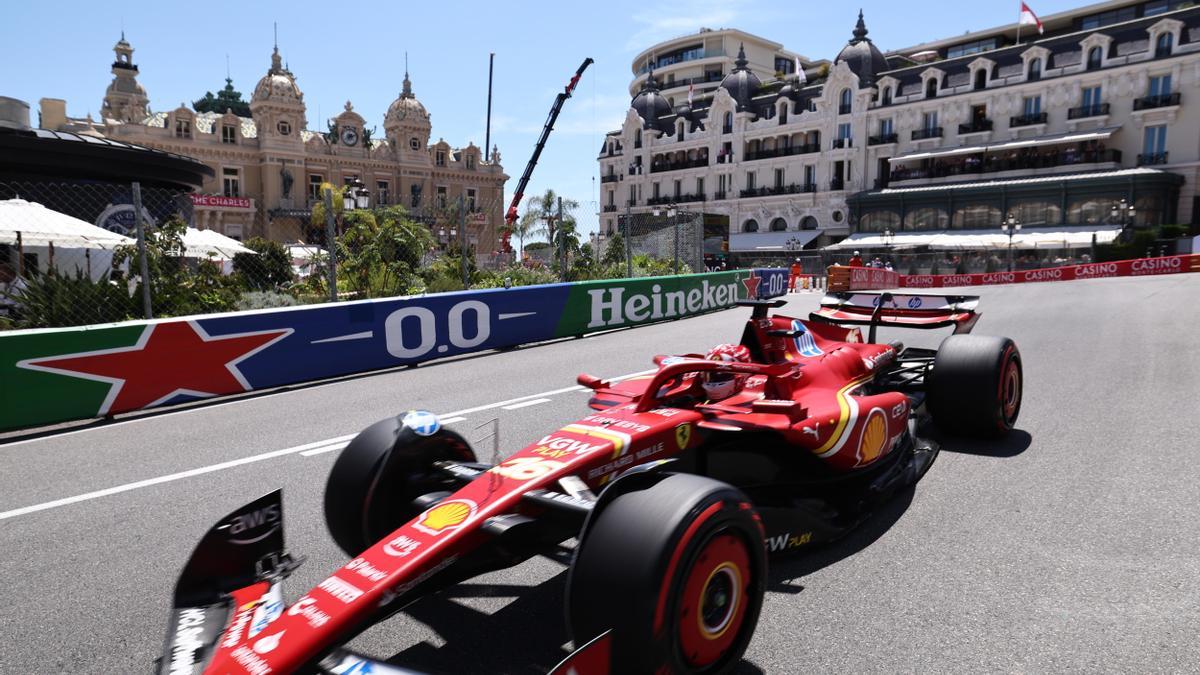 Leclerc también lidera, por delante de Verstappen y de Hamilton, el último libre de Mónaco